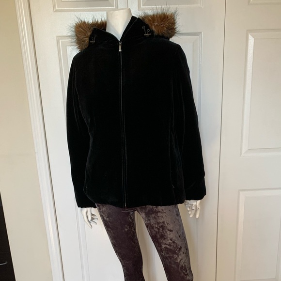 Velvet jacket with furry hood. Ralph Lauren size M - Picture 2 of 3